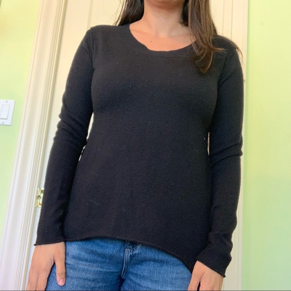 Black sweater - Picture 3 of 4